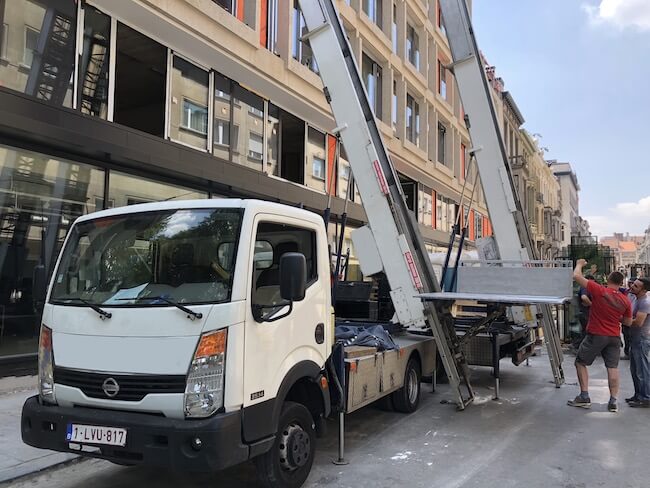 verhuislift goedkoop, ladderlift herentals, geel, Antwerpen